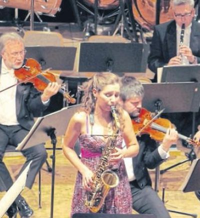 Solistin: Asya Fateyeva zeigte vor allem die Klangvielfalt des Saxophons.