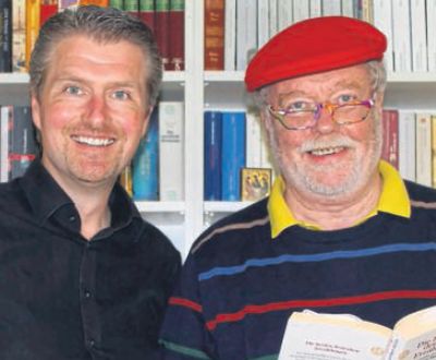 Literaturtankstelle in der Kapelle: Zum Auftakt des neuen LuKVeranstaltugsformates gestalten Ralf Jasper (links) und Justus Pahlow einen irischen Abend. Foto: Privat/nh